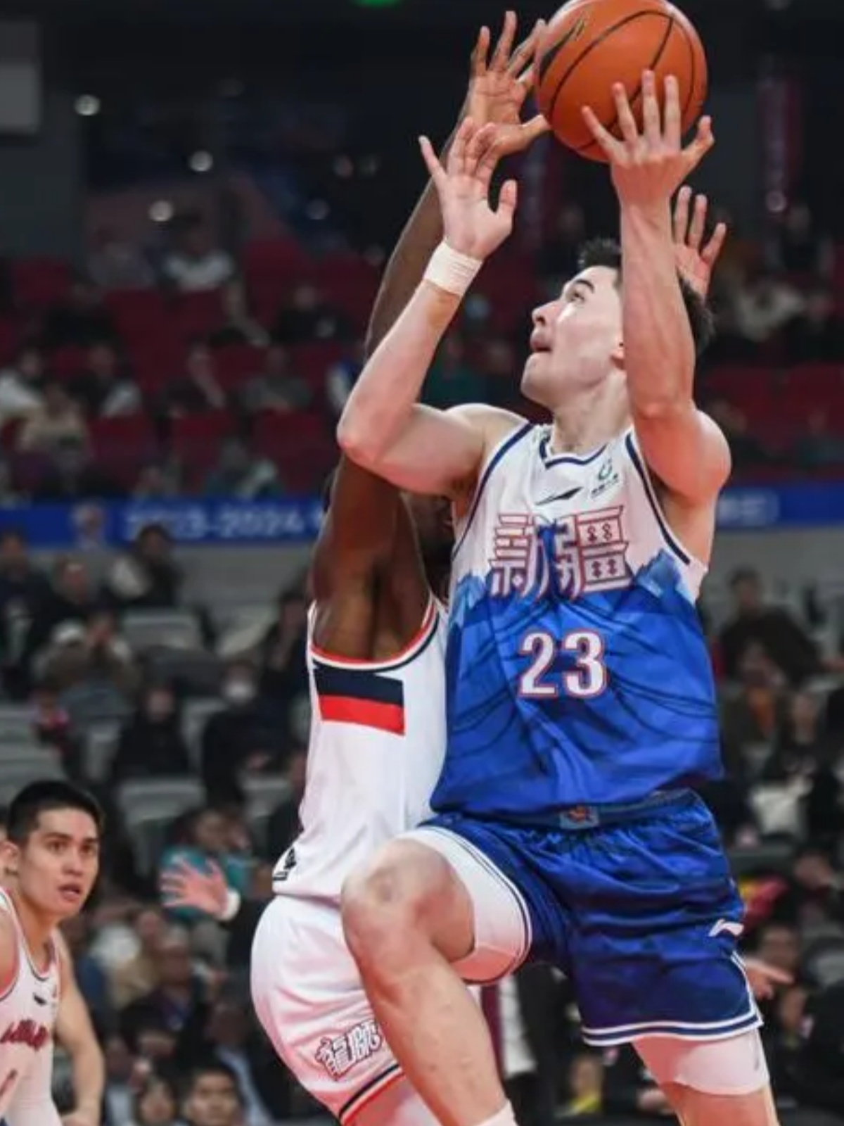  阿森纳观众热烈欢呼！，Karsa迎来七赛季出色发挥热度持续攀升爱游戏