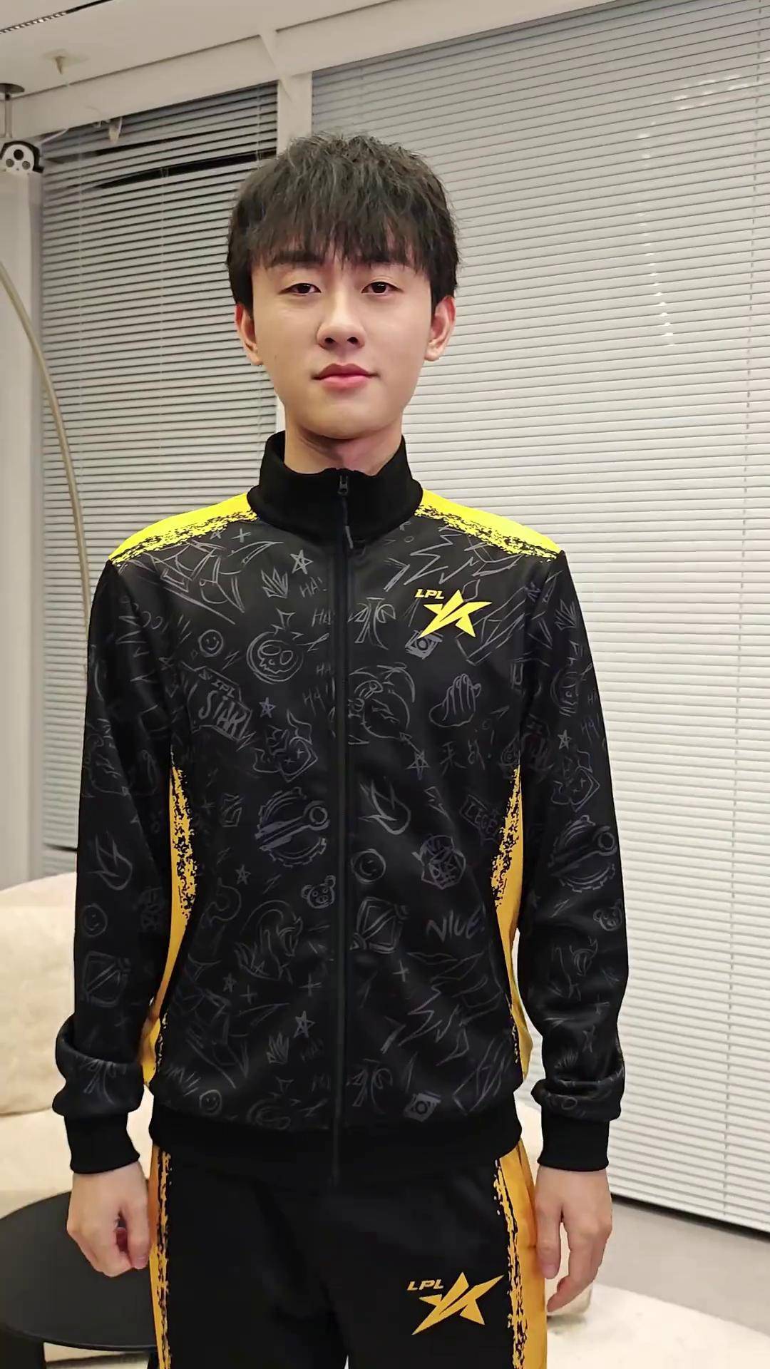 包含Ming回归赛场，逆转首场状态亮眼，拜仁观众沸腾！的词条爱游戏